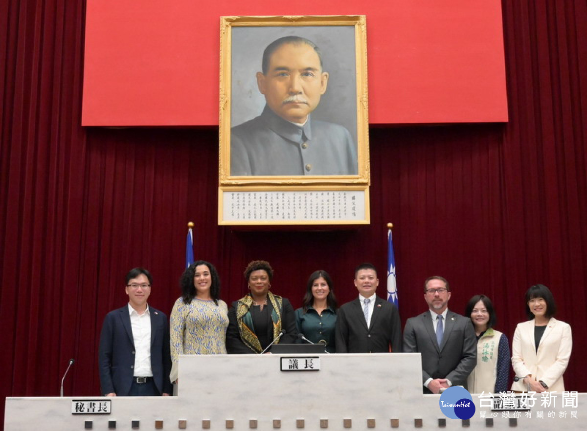 ▲美國佛羅里達州州議會領袖訪問團拜會高雄市議會。