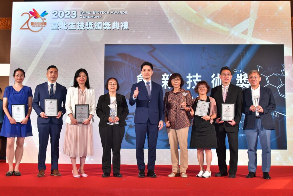 蔣市長與創新技術獎得獎者合影