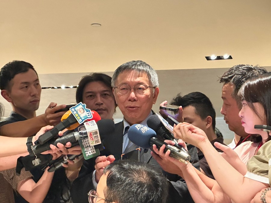 日前稱干政定義需討論挨轟 柯P今改口:受訪時沒搞清楚 224 柯文哲。(方炳超攝)