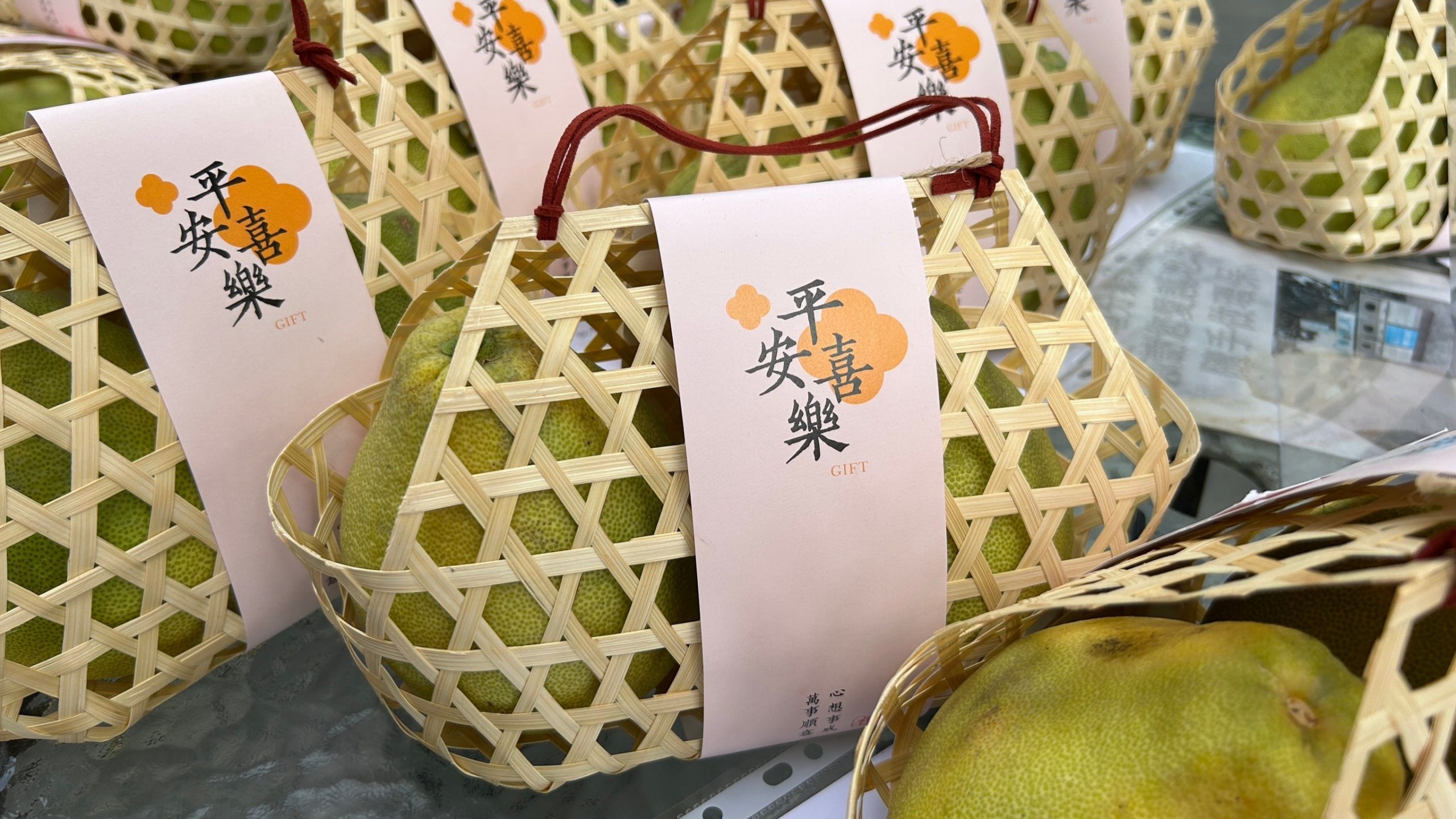 斗六文旦柚遠近馳名,是中秋佳節最應景的伴手禮。(記者張欽翻攝)