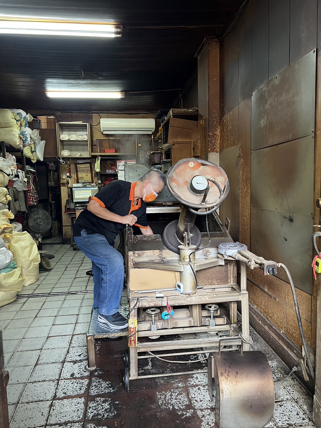 飛龍食品,這家擁有長達55年的歷史,製造高品質的台灣米食。(圖/薛秀蓮拍攝)