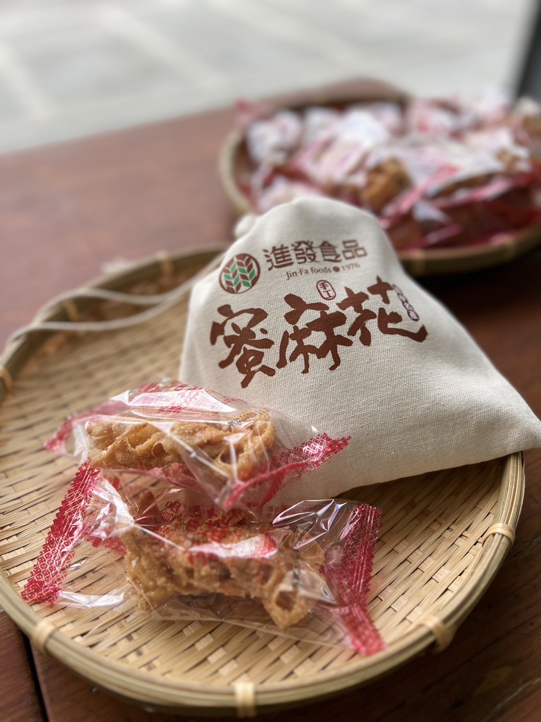 進發蜜麻花,這是觀賞電視劇和電影時的絕佳零食夥伴,來到田中絕對不能錯過的伴手禮之一。(圖/薛秀蓮拍攝)
