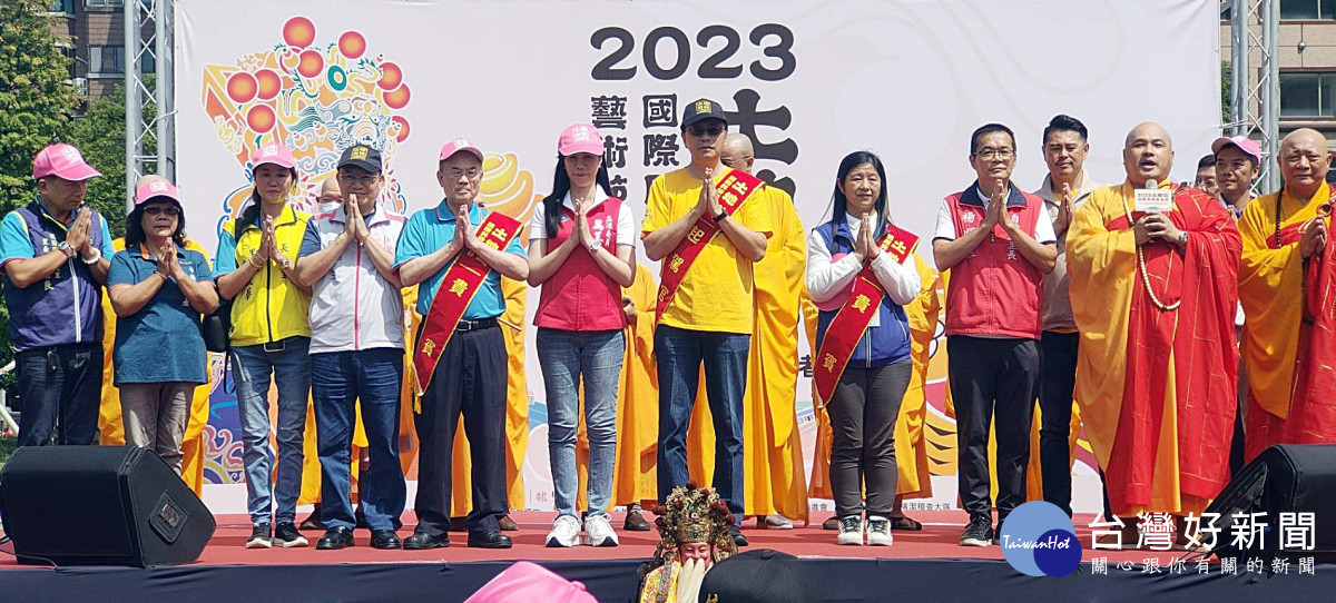 百神遶境、千人踩街、萬人祈福 土地公國際民俗藝術節熱鬧滾滾