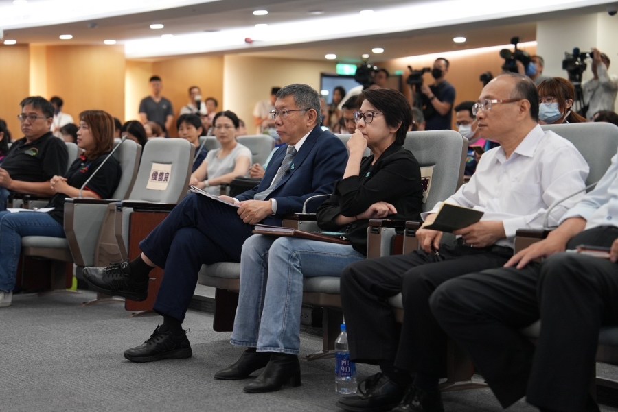 柯文哲談教育平權理念 喊:高職復活、義務教育往下延伸一年 256 柯文哲談教育平權理念 喊:高職復活、義務教育往下延伸一年 255