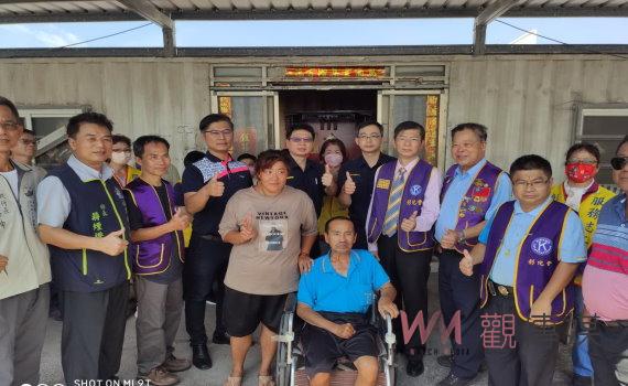 弱勢蝸居農田殘破貨櫃屋!鹿警偕慈善團體助修繕