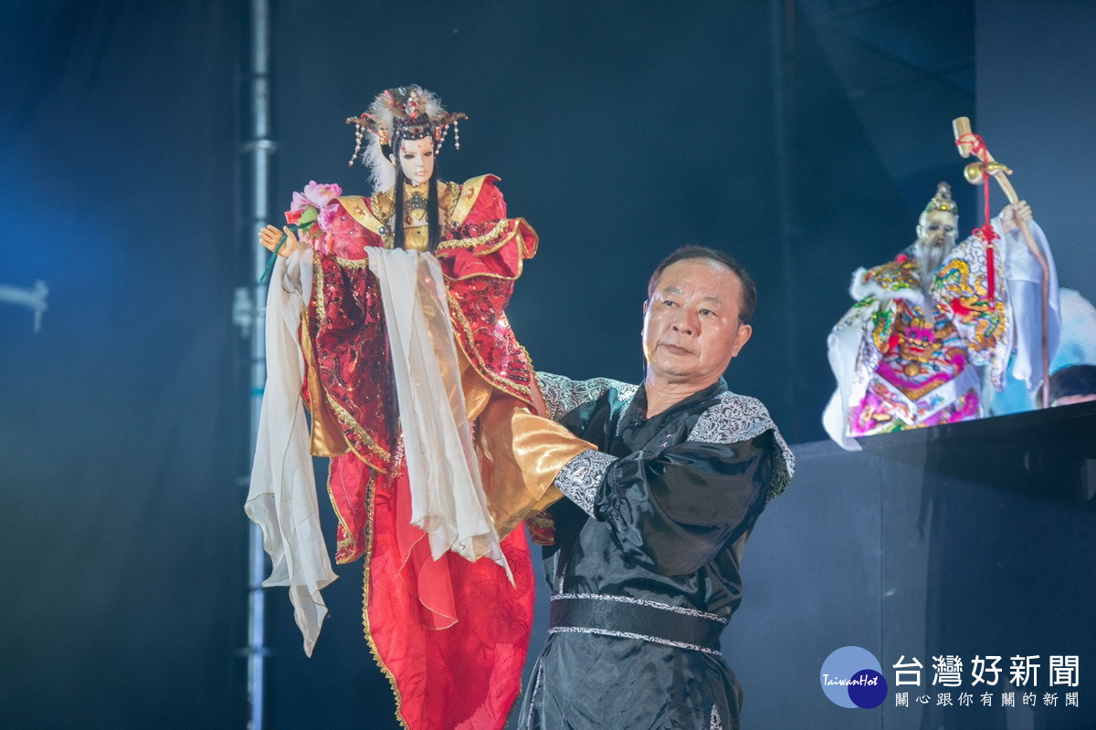 「2023桃園閩南傳統藝術巡演:霹靂布袋戲《霹靂英雄星光秀》」於壽山巖觀音寺盛大演出。