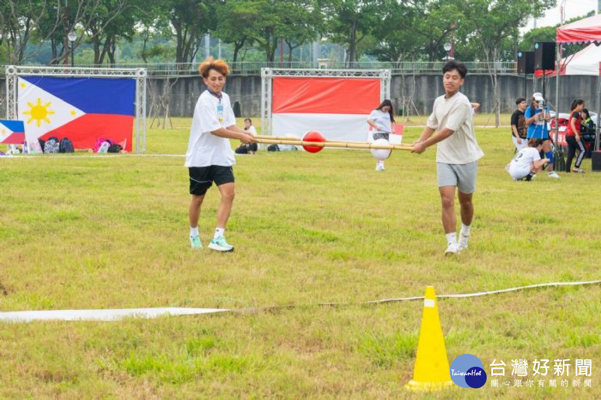 移工朋友以快樂活潑的心情,以及勝不驕、敗不餒的運動精神參賽。