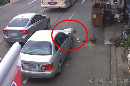 悚!新竹北埔鄉死亡車禍 行人走馬路外側慘遭轎車追撞輾斃 69 新竹,死亡車禍,行人,輾斃