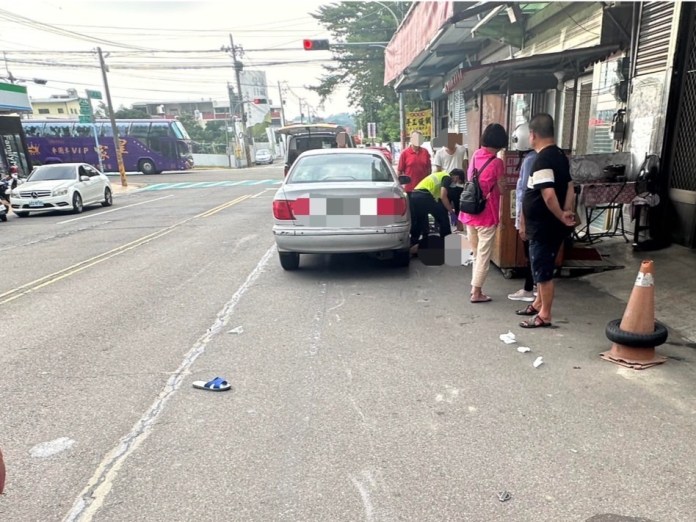 悚!新竹北埔鄉死亡車禍 行人走馬路外側慘遭轎車追撞輾斃 68 新竹,死亡車禍,行人,輾斃