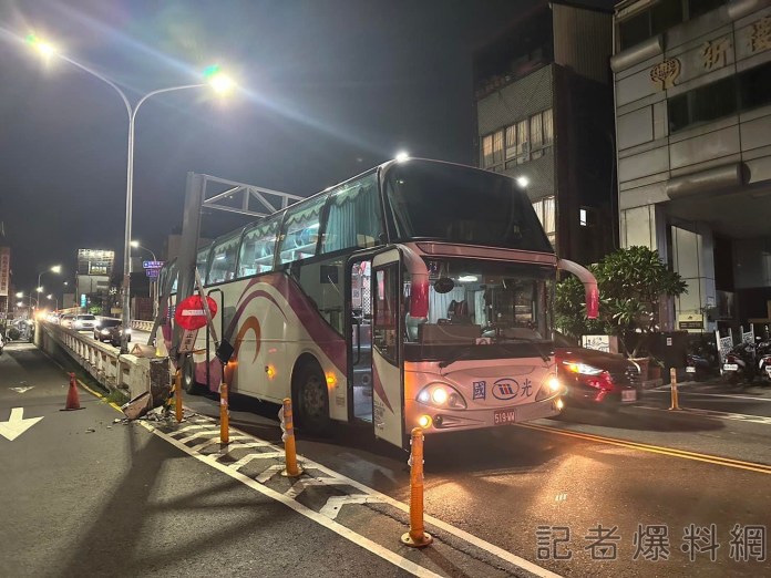 國光客運,限高,卡住,台南