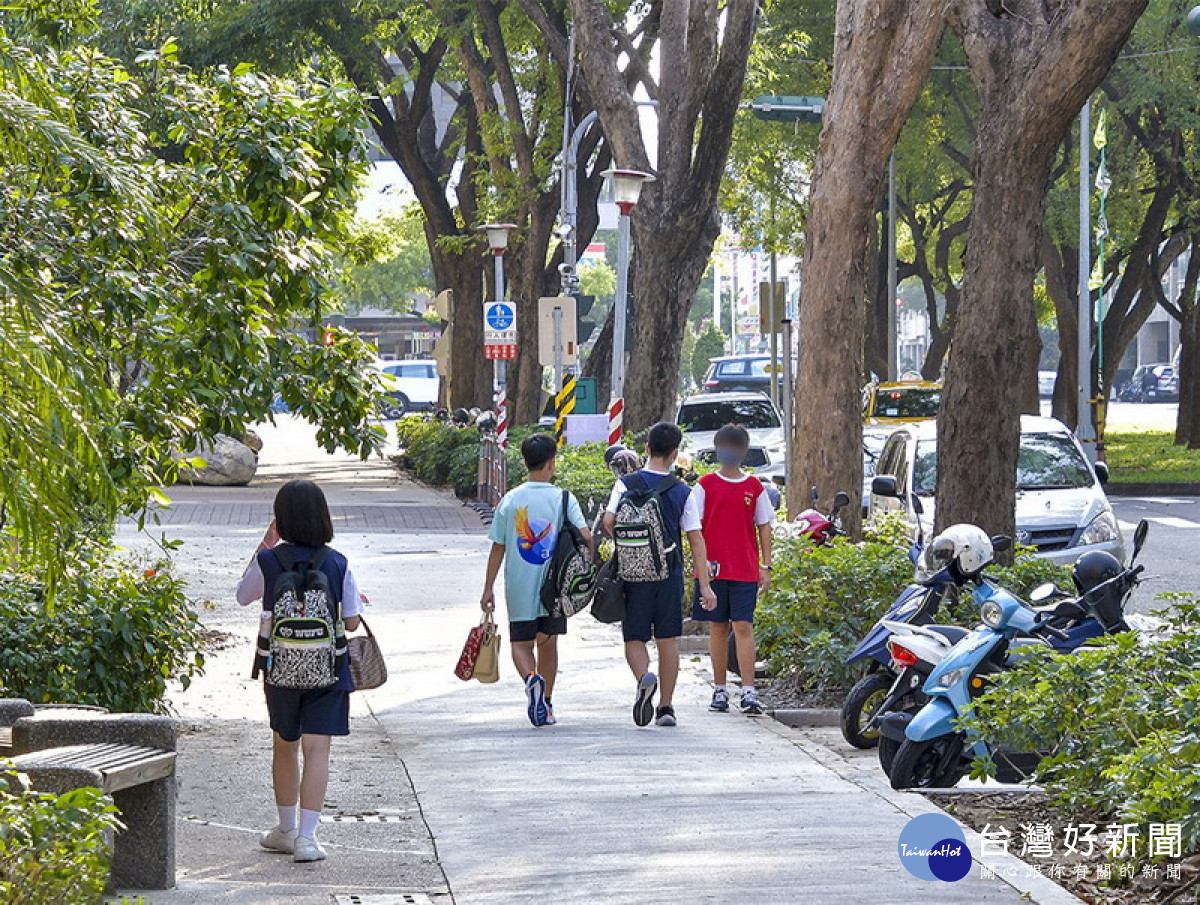 ▲高市四維國小通學道已完成改善，學童上下課行走更安全。