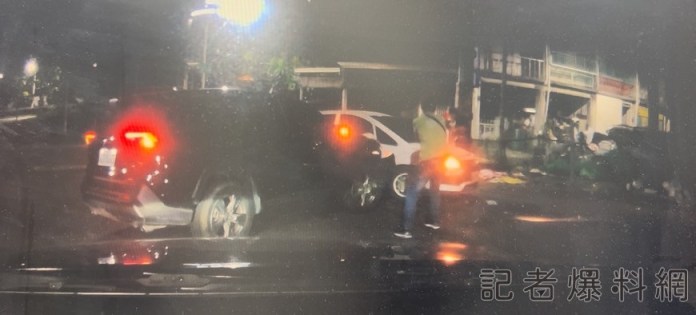 (開槍片)嫌犯拒捕竟開車衝撞 警開19槍制伏 4名電纜大盜到案 65 C599EB45 33D5 4BA6 9BF1 9C2D76C55433 | 社會 社會 記者爆料網