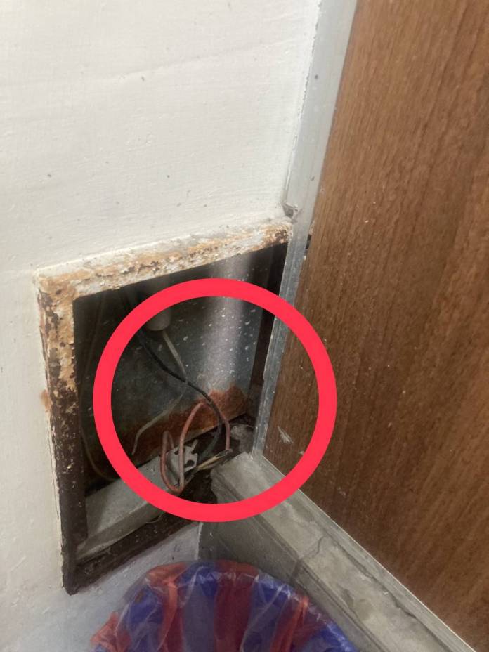 (偷拍片)帶妻女宮廟參拜竟起色心! 女廁內偷拍女信眾驚呼求救逮捕偷拍狼 63 | 社會 社會 記者爆料網