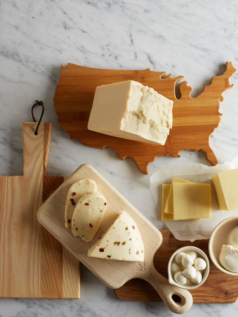 The USA Cheese Guild成立於2019年,通過美國乳酪專員™認證計劃 (USA Cheese Specialist™ Certification Program) 等項目為全球乳酪生產商提供支持