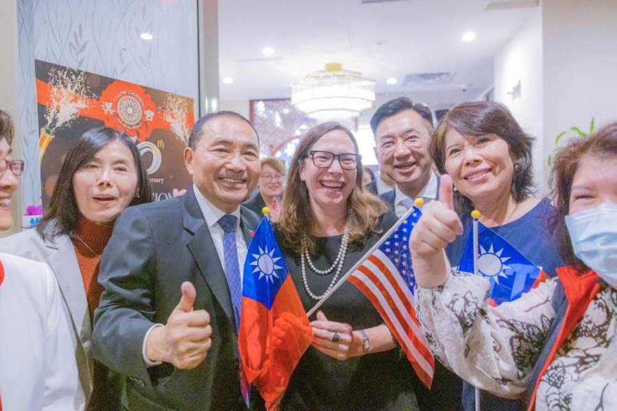 羅森伯格出席大華府挺侯晚宴 侯友宜:勿忘國家叫中華民國 216 羅森伯格出席挺侯大華府後援會