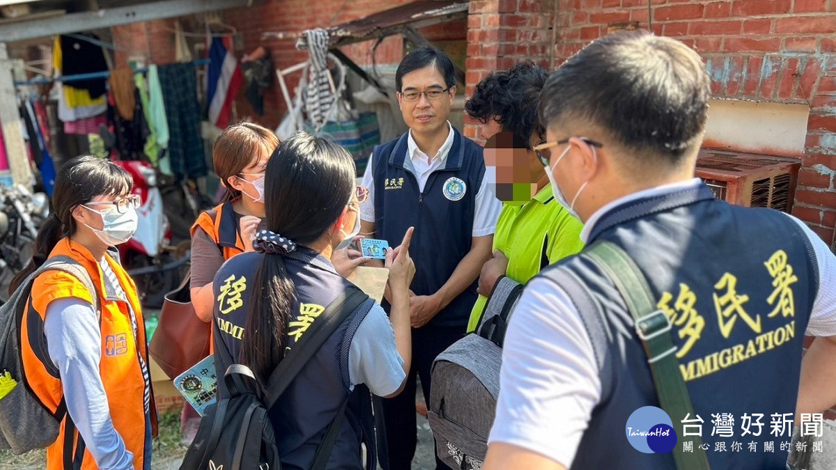 單親泰籍爸逾期居留 彰化移民署透過行動服務列車伸援手