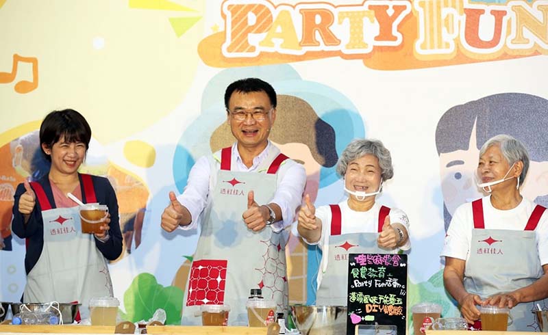 農業部長陳吉仲面對雞蛋爭議延燒,強調最辛苦的就是農業部及負責執行的畜產會。圖/引自陳吉仲臉書