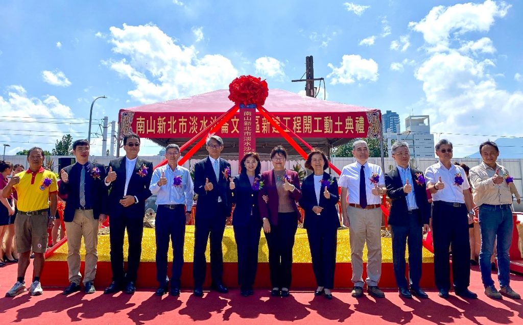 沙崙文創園區預計115年落成，創造親水休憩與藝文表演結合的嶄新體驗，同時促進地方發展，帶來更多商業動能與就業機會圖為來賓合影。(圖/新北市政府提供)