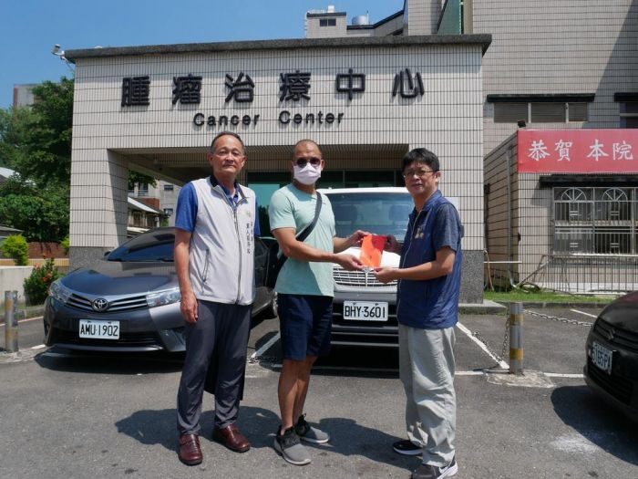 屏東縣政府慰問空軍眷屬  祝福早日康復