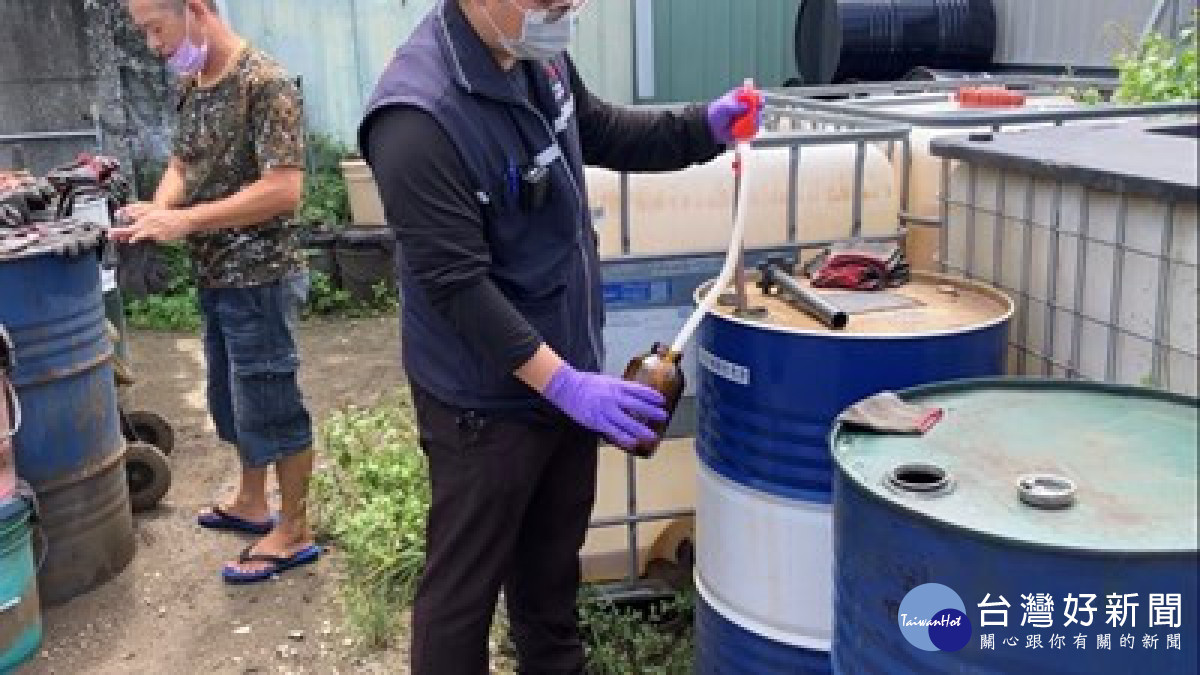 檢環警至多家回收油商進行採證比對