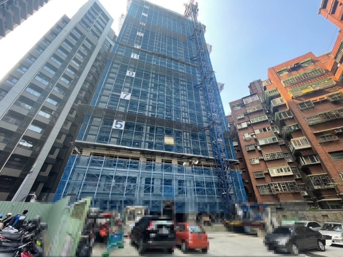 快訊/板橋女工人維護電梯「4樓摔至地下2樓」 緊急送醫仍不治 71 1 38 | 社會 社會 記者爆料網
