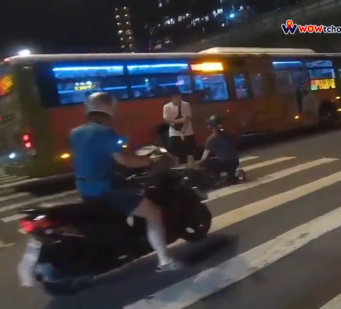 (城市跨欄片)台北城市跨欄賽! 行人闖紅燈人行道「跨欄」欲閃機車仍相撞 63 oWtchout 地圖型行車紀錄器分享平台授權 | 社會 社會 記者爆料網