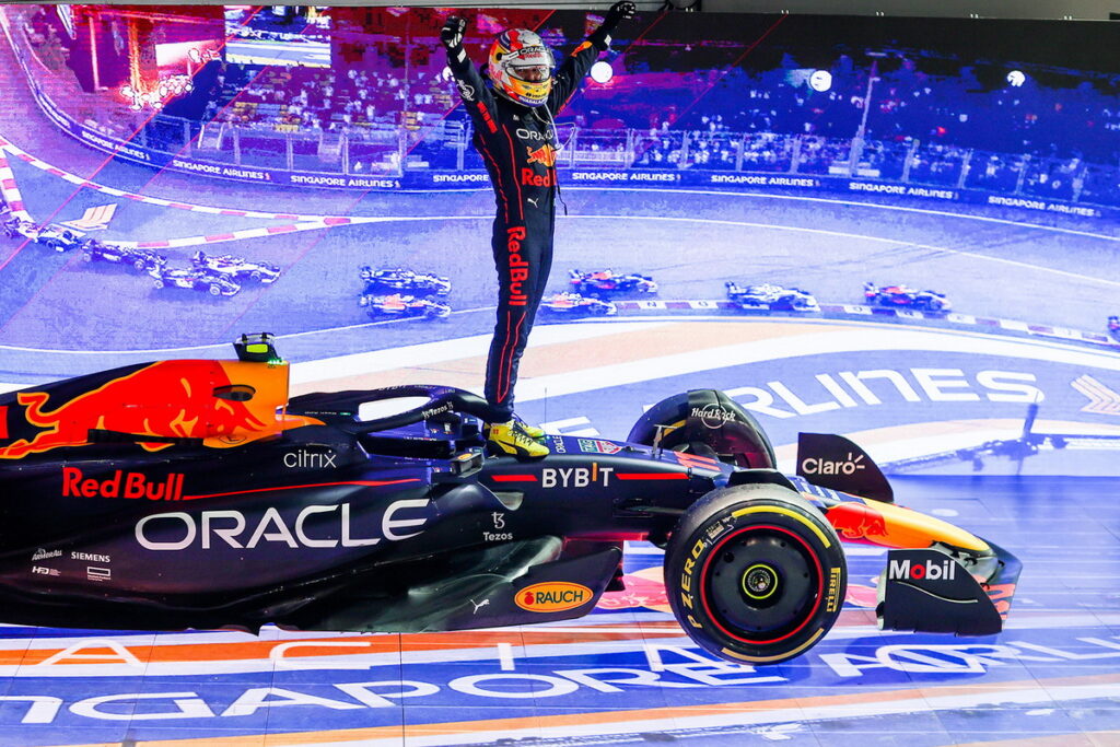 2022年新加坡大獎賽是由Red Bull車手Sergio Perez(Checo)拿下冠軍,本週末賽事將力求展現去年區色實力(Red Bull提供)