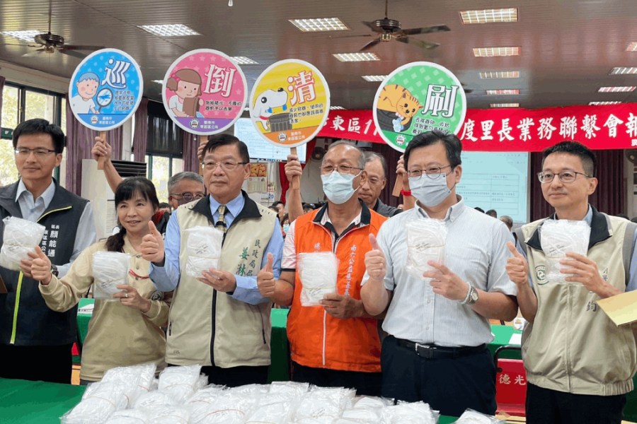 南六捐P95口罩助噴藥防登革熱 黃偉哲籲更多企業攜手遏止疫情散播 201 照片來源:台南市政府民政局