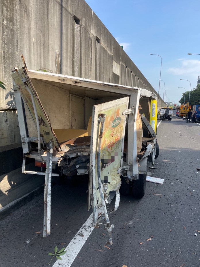 煞車誤踩油門釀國道1連環車禍! 4輛貨車相撞1人受傷車流回堵1小時 59 | 社會 社會 記者爆料網