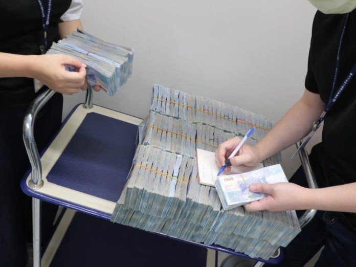 老闆娘欠稅16年不繳 管收7天立刻現金繳清1876萬 62 411 5 | 社會 社會 記者爆料網