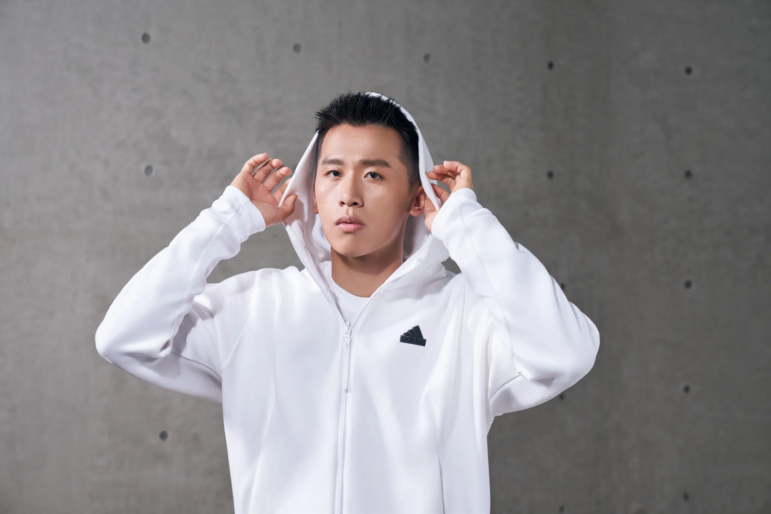 《看裝備》奧運體操選手李智凱力拚金牌二連霸 換上adidas Z.N.E.運動套裝 #只管投入備戰杭州亞運