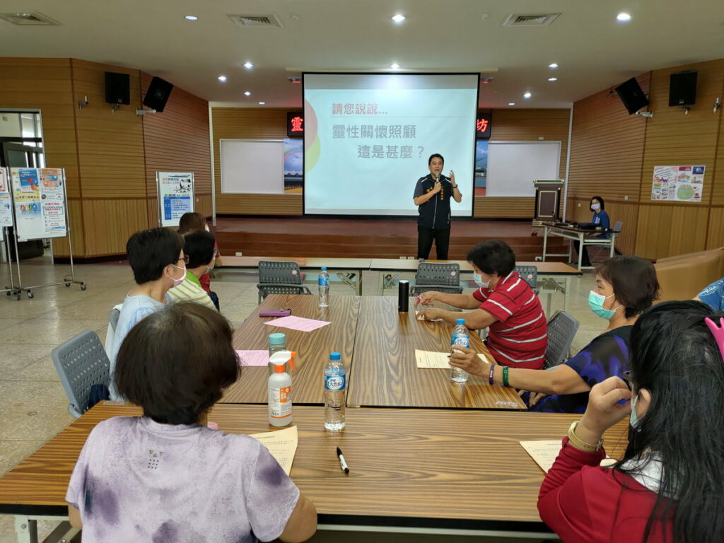 小港區公所區長周益堂期望志願服務以靈性關懷照顧從向心靈層面出發,給予受服務者心