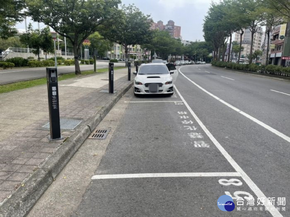 桃園試辦路邊停車格智慧化開單,三路段正式啟用。