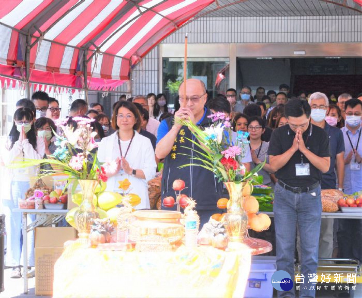 桃園市政府今年特制定「低碳環保祭祀指引」，並要求市府各級機關帶頭示範依循辦理。