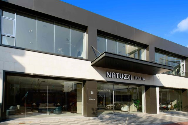 NATUZZI 400坪台南旗艦店大氣外觀全景.jpg