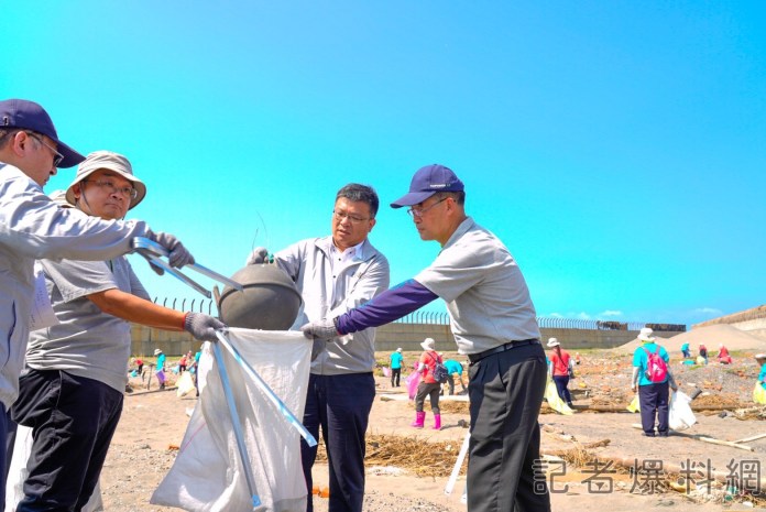 台電守護台灣海岸線30年 10縣市動員6500人聯合淨灘 52 S 16613422 | 生活 生活 記者爆料網