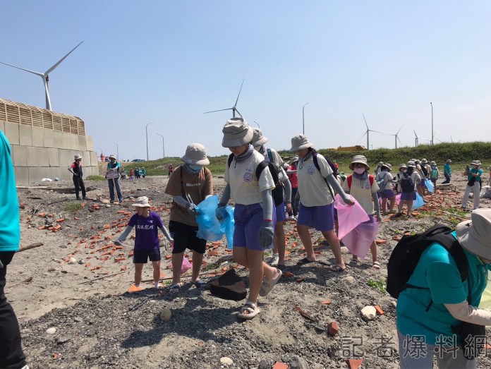 台電守護台灣海岸線30年 10縣市動員6500人聯合淨灘 54 S 16613426 | 生活 生活 記者爆料網