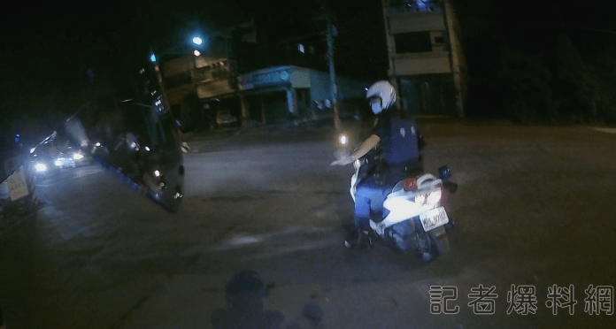 (獨家有片)警抓違規沒閃燈鳴笛 急煞迴轉!嚇壞後方騎士 58 2023 09 22 20.57.44 | 社會 社會 記者爆料網