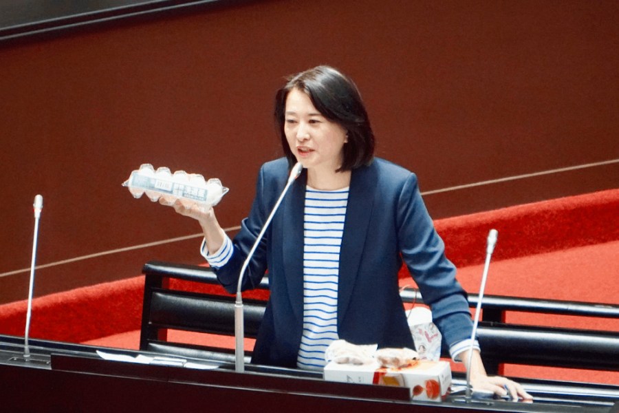 指進口蛋政策浪費2.28億 王鴻薇:鄭文燦不敢出席報告備詢 216 照片來源:王鴻薇國會辦公室提供