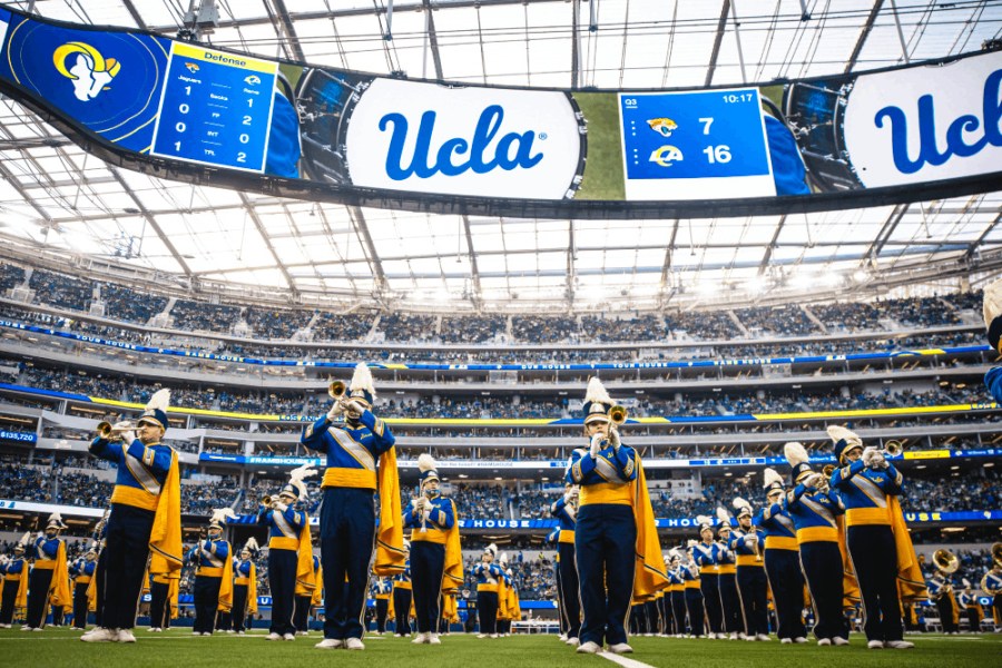 國慶紀念品純鈦杯很吸睛 UCLA棕熊行進樂隊將來台表演美式熱情 205 照片來源:國慶籌備委員會