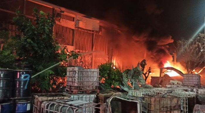 屏東市工業區工廠傳出火警 1消防員殉職81人輕重傷