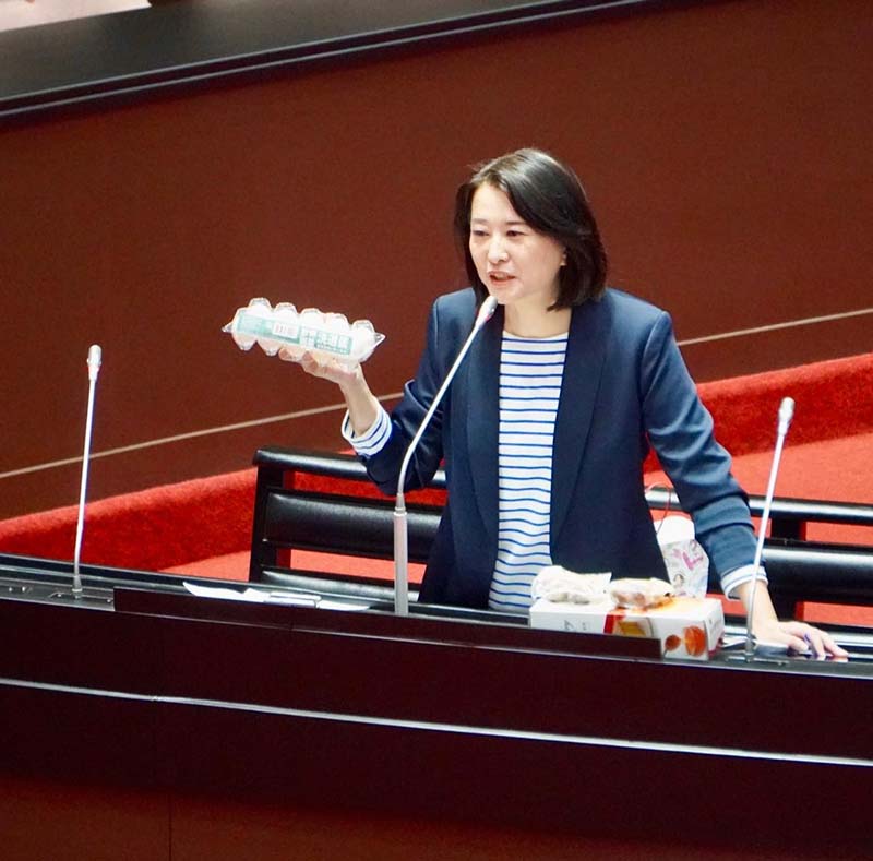 國民黨立委王鴻薇驚爆被恐嚇，提一次民進黨就挨一次刀。圖／引自王鴻薇臉書