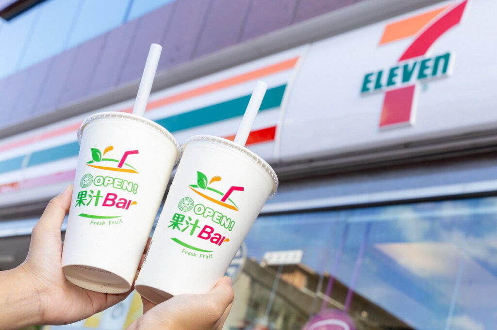 .7-ELEVEN部分門市導入超商通路首創的「果汁BAR」，銷售香蕉牛奶，使用瑞穗鮮奶搭配整根上等蕉現打果汁，香濃好喝，進一步提升水果的經濟價值。