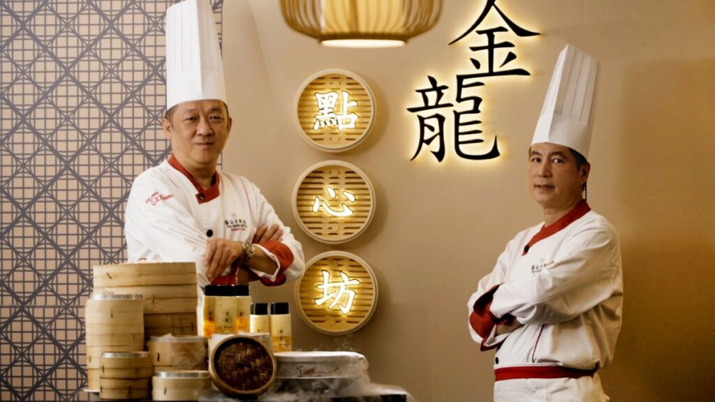 金龍餐廳許耀光主廚(左)陳治國副主廚(右)。圓山大飯店提供