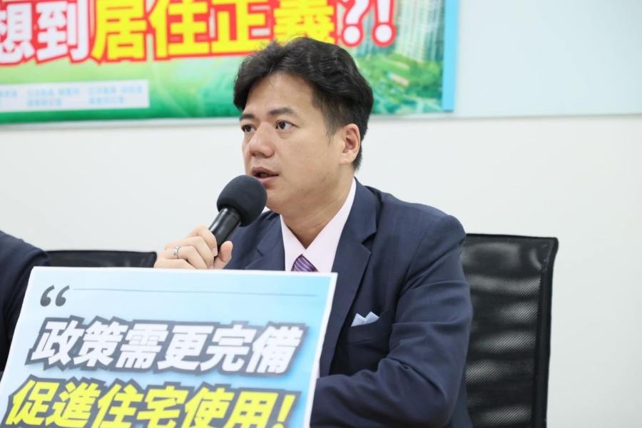 最低工資法卡七年選前才送出 邱臣遠:為掩蔡英文政見跳票 218 民眾黨立委邱臣遠。(邱臣遠FB)