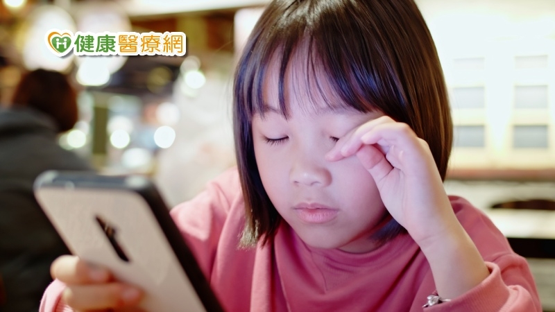 兒童近視比例攀升! 醫囑:高度近視恐導致多種眼球病變