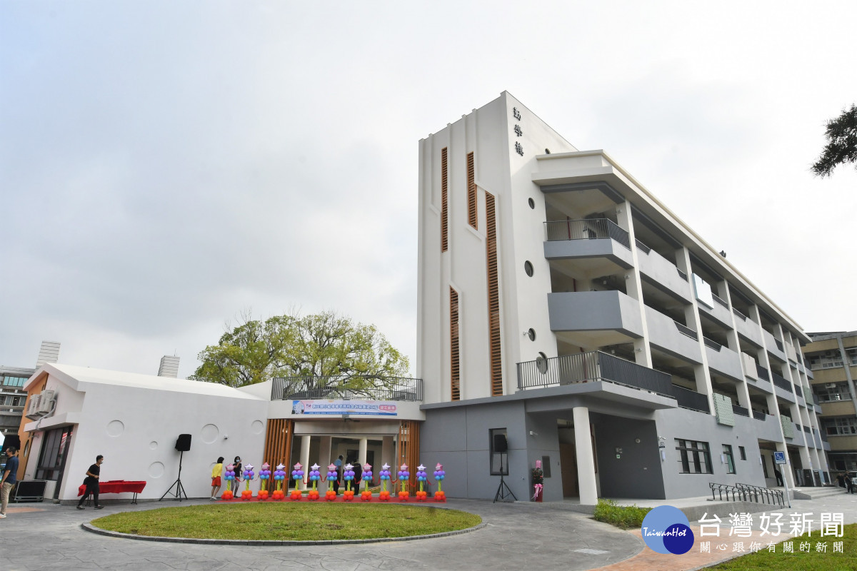 彰化和美新庄國小勤學樓拆除重建3大棟校舍完工啟用。圖／記者鄧富珍攝