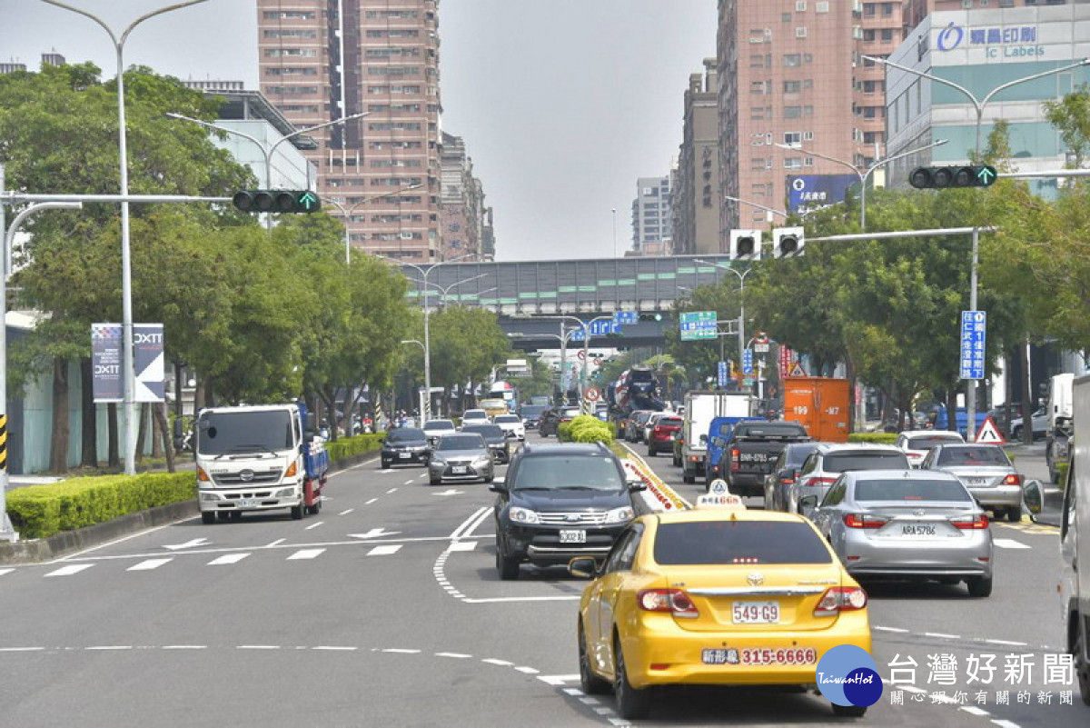 ▲民族一路南北向增設左轉專用車道。