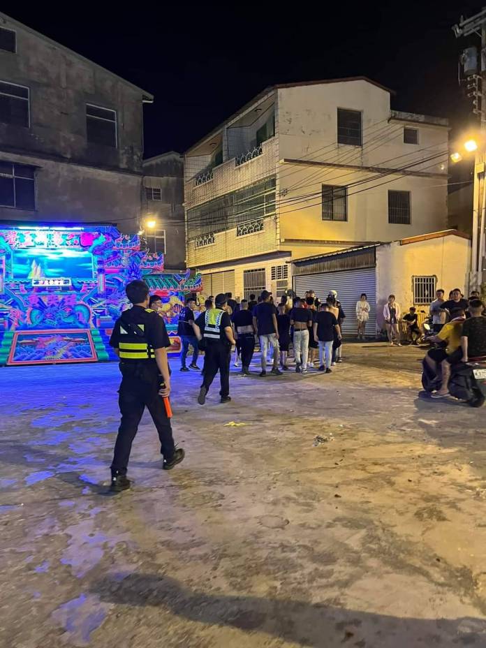 (廟會衝突片)清水廟會爆衝突1人被打骨折 警方到場壓制逮3人 57 | 社會 社會 記者爆料網