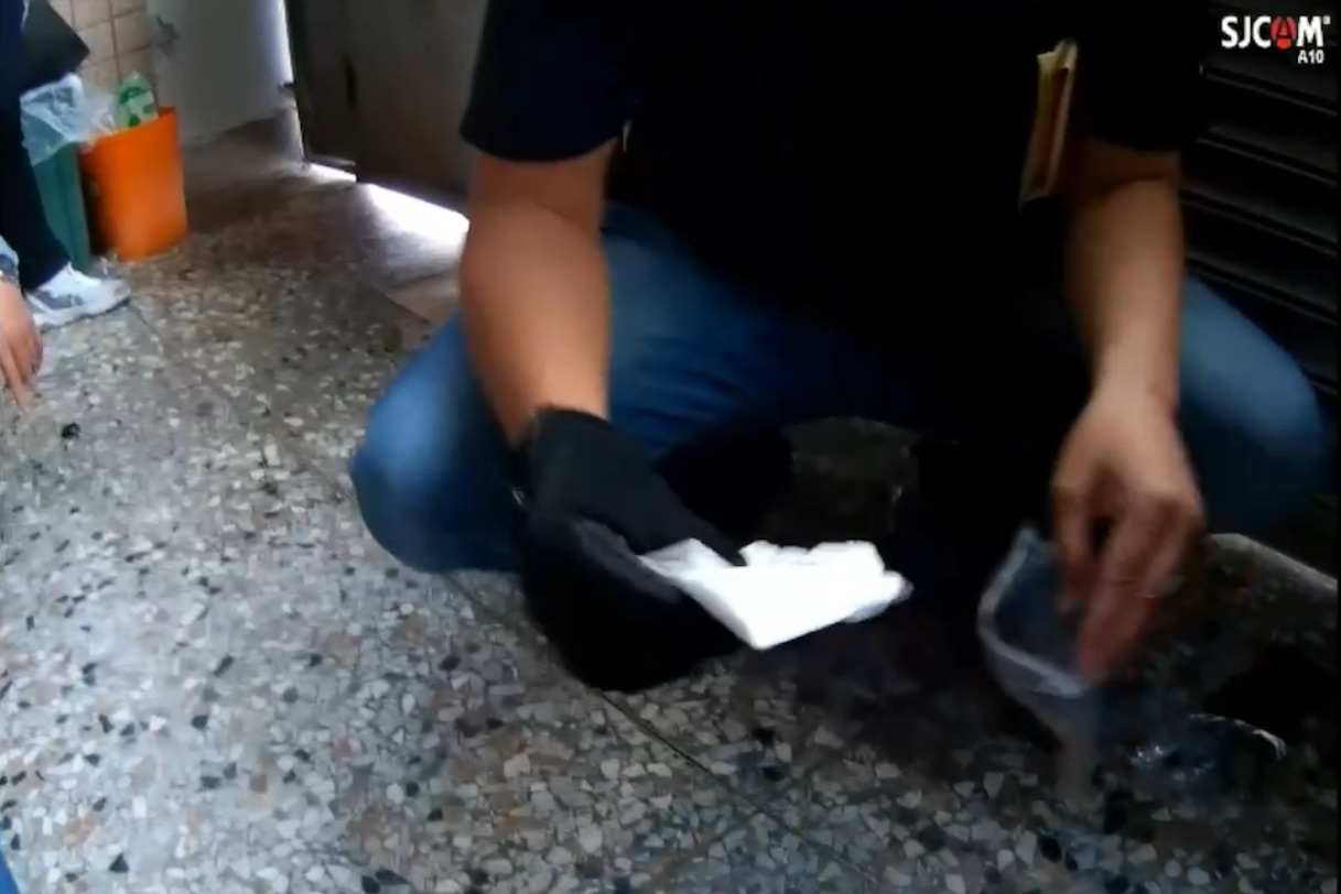 ▲圖說:警方趁陳姓藥頭交易時當場逮捕,並在陳男身上查獲安非他命1包 (圖/台中市政府提供)